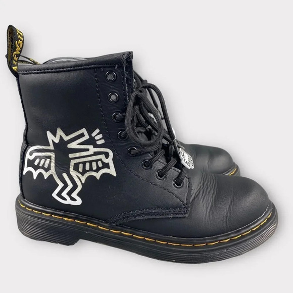 DR MARTENS X KEITH HARING 1460Y BOOTS TODDLER SIZE 2 KIDS LEATHER LACE UP PRINT - Picture 2 of 16